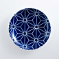 日本有田烧创新陶瓷品牌ARITA-KIHARA，用青花诠释日本传统经典图案的现代样式。