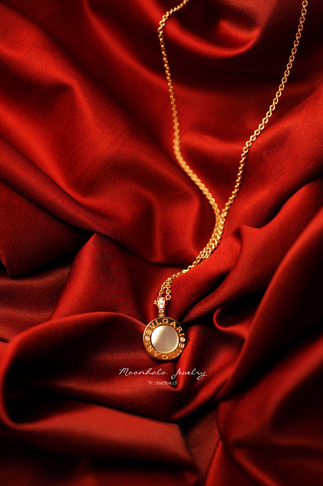 宝格丽圆饼吊坠项链红白带钻