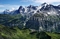 少女峰（Jungfrau）是瑞士的著名山峰，海拔4,158米（13,642英尺）。俯瞰劳特布伦嫩(Lauterbrunnen)谷地，位于因特拉肯(Interlaken)旅游地东南18公里(11哩)处。这座风景秀丽的山峰把伯恩州和瓦莱(Valais)州隔开，是伯恩阿尔卑斯山的一部分。