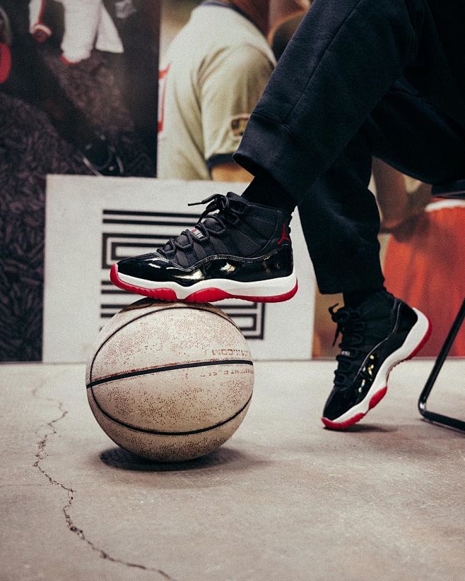 aj11airjordan1150张黑红airjordan11上脚美图一次看到爽穿得帅竟然