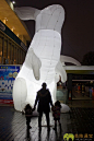 艺术家Amanda设计巨型充气兔景观庆祝“冬之祭”