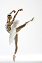 她是Polina Semionova她是柏林团首席,她是黑天鹅...因为你,芭蕾让我觉得那么美.....