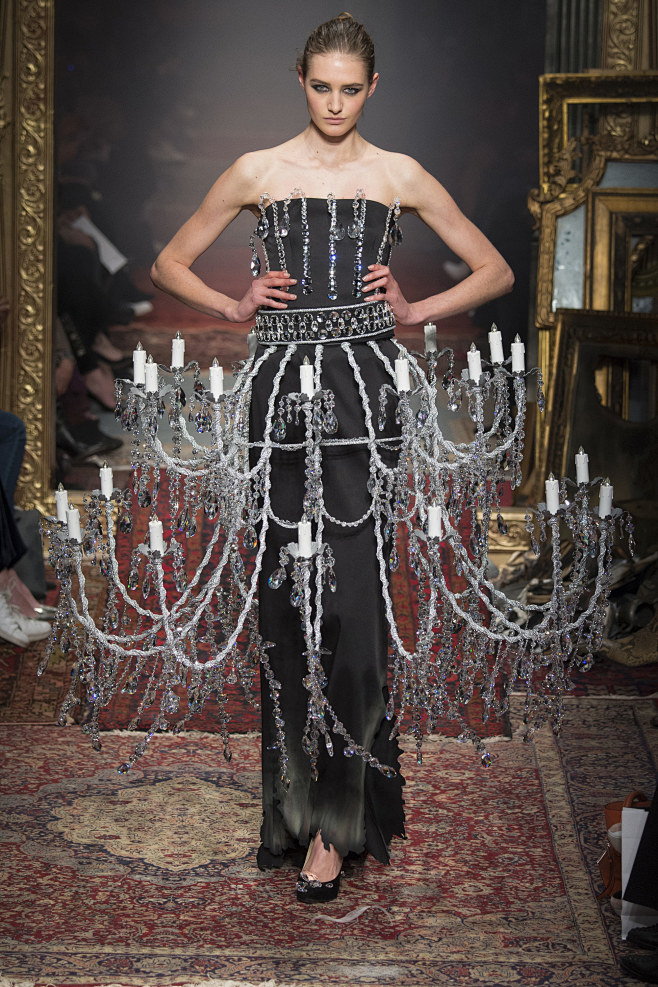 Moschino Fall 2016 R...