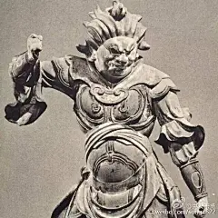 建於8世紀的日本室生寺，是奈良最具有代表的古寺建築之一。寺裡藏有多尊佛像，其中十二神將像，從子時到亥時代表十二支，意為守護總生的時辰，形象也與中國十二生肖有關，造型生動，惟妙惟肖。 ​​​​