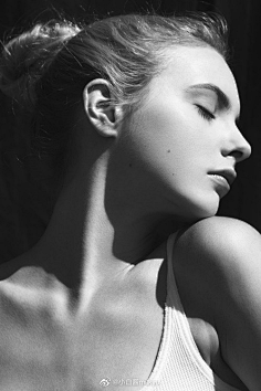 com采集画到头秃采集到侧面1是时候拿出我多年的侧脸参考了78 67