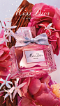 A burst of delectable florals that releases fruity accords enveloped in sensual flowers, leaving behind an ambery, woody trail: Miss Dior Parfum exudes a breeze of femininity and youth. #missdiorparfum #loveoutloud