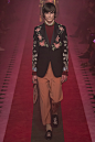 Gucci Spring 2017 Ready-to-Wear Fashion Show : The complete Gucci Spring 2017 Ready-to-Wear fashion show now on Vogue Runway.