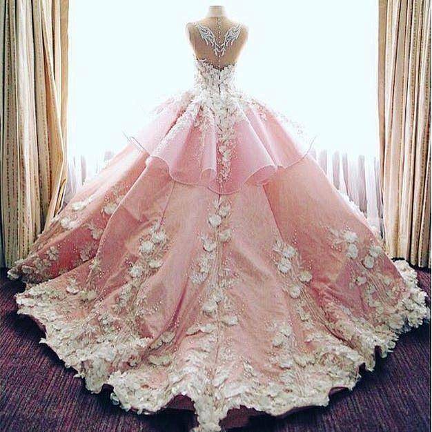 女人一生一次的婚礼就要梦幻的大裙摆