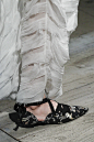 Erdem Spring 2017 Ready-to-Wear Fashion Show Details - Vogue : See detail photos for Erdem Spring 2017 Ready-to-Wear collection.