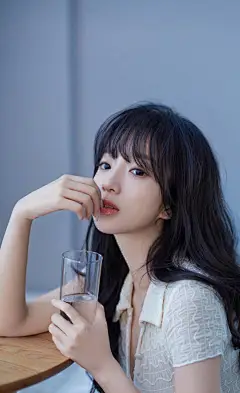 网红美女象韵洁好看侧脸手机壁纸