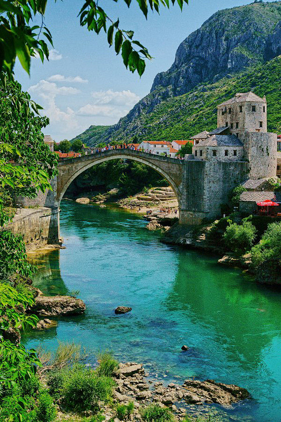 莫斯塔尔老桥，波斯尼亚和黑塞哥维那,16...