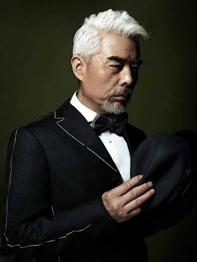 张双利英伦风写真演绎酷帅老爷爷