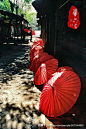色彩意向图—中国红，油纸伞
