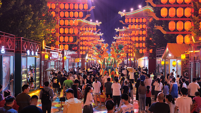 凤凰不夜城：文旅场景化设计，打造美好夜时光第三空间