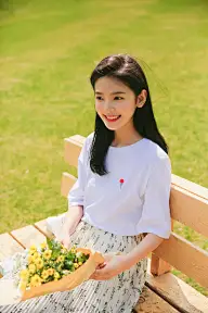 春无凄风，秋无苦雨