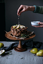 Gluten-free Apple-Cinnamon Waffles with Pears and a Tea infused Rosmary - Coconut Sugar Syrup : This weekend you could finally smell spring in the air. The sun was shining, the birds were singing loudly and it was more than 10 degrees - it just felt so wo