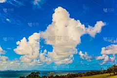 神奇的云-象征米其林轮胎人