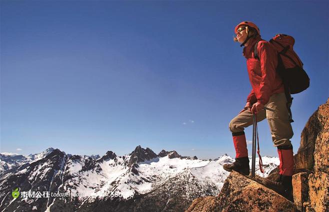 勇于攀登挑战自我超越自己成功登山者摄影图