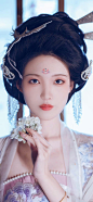  秋荷一滴露，清夜坠玄天 
采集@别致的七
妆发 ：昭水_ 
cr：阿喵 