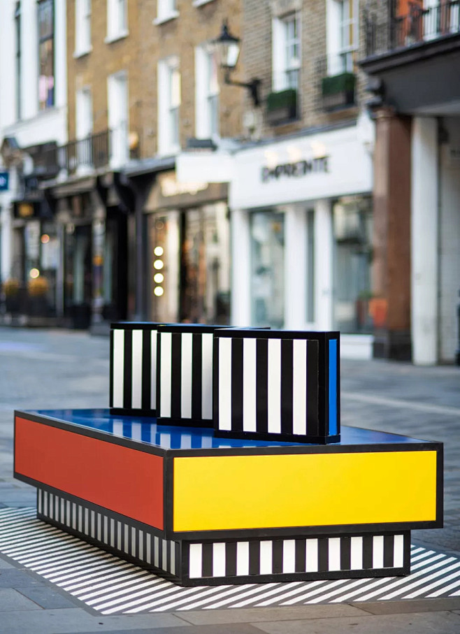 卡米尔 · 瓦拉拉将伦敦街道变成色彩缤纷...