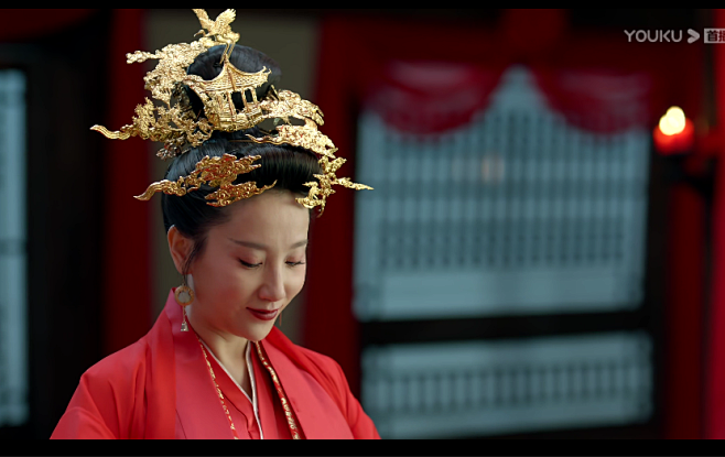 大唐女法医殷渺渺扮演者高洋红衣绿裙剧照13