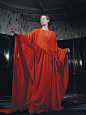 “tilda swinton suspiria costume”的图片搜索结果