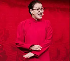 【多彩播报】傅园慧上台说相声 因表情包引起的审美疲劳_人物_第一热点-Diyiredian.com