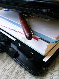在原纸上放个人记事本