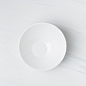 白色陶瓷碗的平面摄影