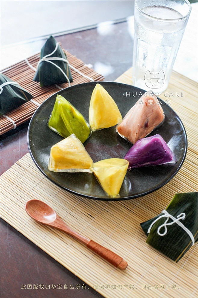 #美食# #摄影# #端午节# #星巴克# #甜品#史上最美粽子闪亮登场，颜值爆表，这个绝对是夏天最好吃的冰粽~Q弹的水晶皮入口即化，一盒可以 ...