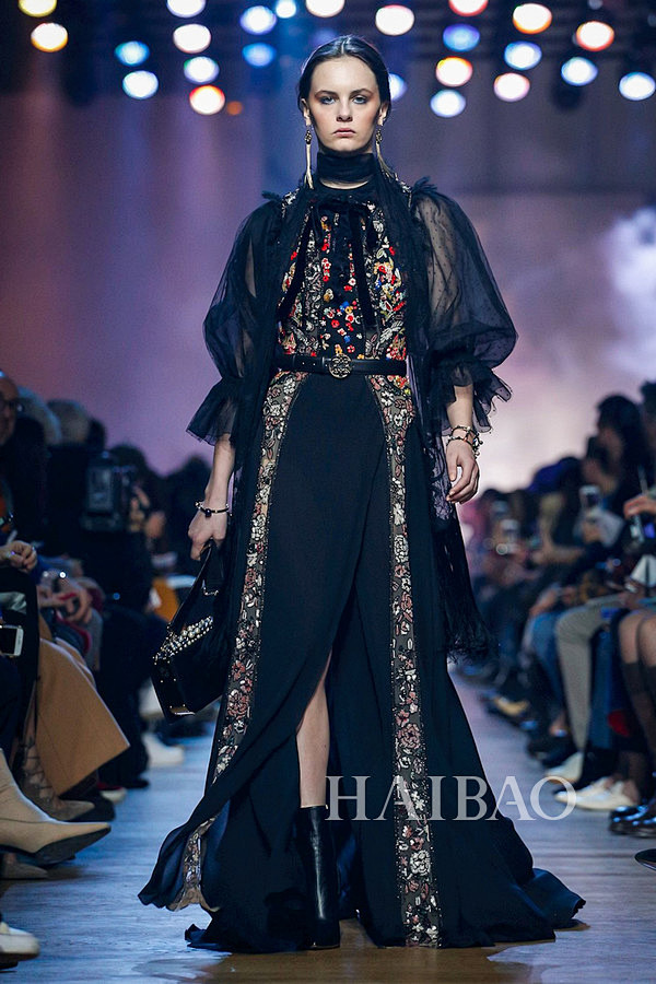 炫丽多姿的部落风采艾莉萨博eliesaab2018秋冬女装秀海报网带你亲临