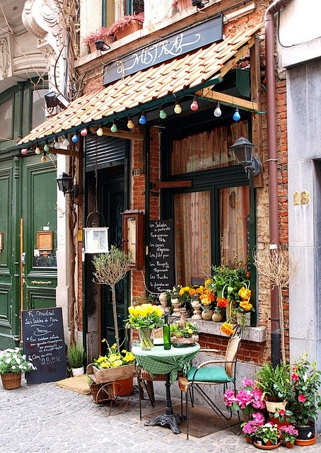 Antwerp Cafe, Paris