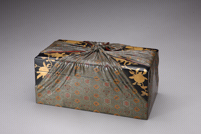 描金彩漆包袱式纹长方形盒-故宫博物院数字...