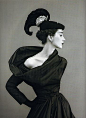 1950 - Dovima in Balenciaga by Richard Avedon 4 Vogue