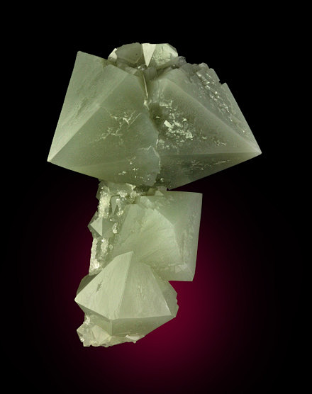 俄罗斯名矿：β-石英，高温条件下的水晶同...