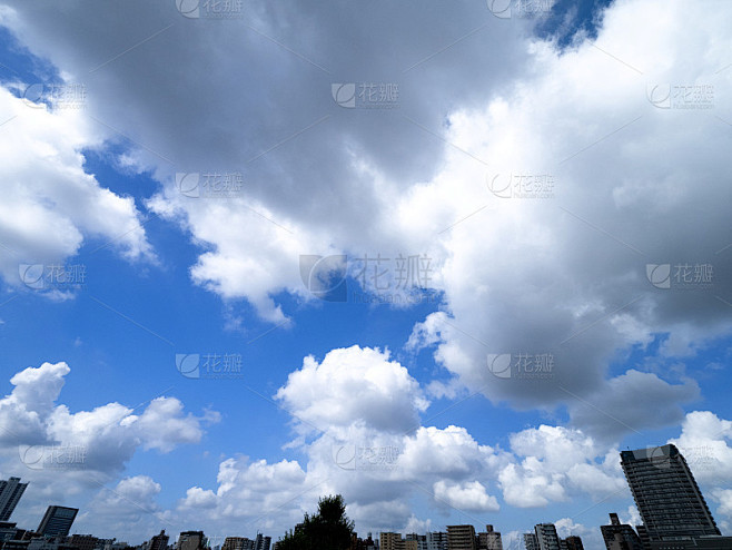 东京夏天的天空和云