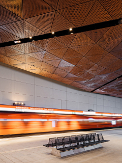 地铁车站设计UCD采集到阿尔托大学地铁站，芬兰_耐候钢带来的自然质感