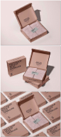 衣服装包装盒产品纸箱纸盒飞机盒快递盒样机海报设计psd模板素材