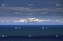 从北岛的尖望到纳威，南阿尔卑斯山的雪顶山峰