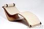 充分利用曲木性能的一款休闲躺椅，设计师Rafael Simões Miranda作品。