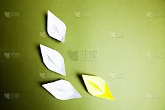 白船跟随黄船