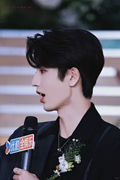 张凌赫壁纸锁屏 - 小红书