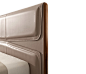 Pochette by Giorgetti : A programme of double beds available for mattress in the sizes 180 and 200 cm in width. The headrest and footboard frame is in honeycomb board with the lateral profiles in solid and the lateral sides …