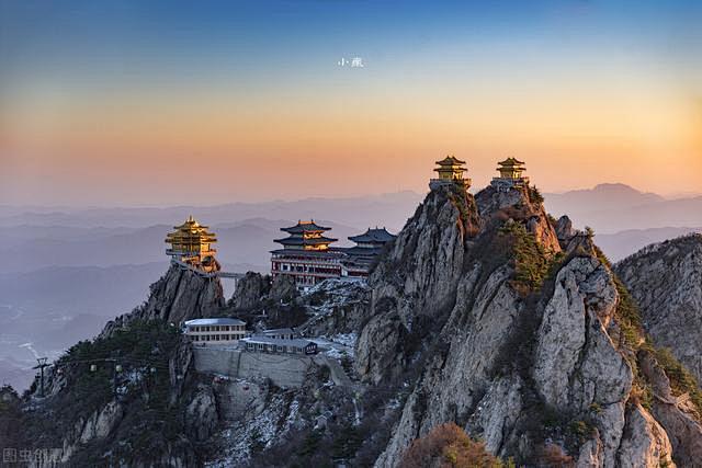 中国12处最美的悬崖上建筑，个个惊险刺激...