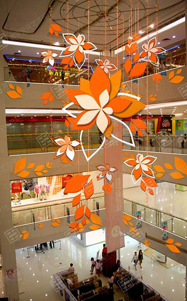 商场秋季中庭装饰