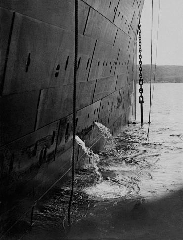 绝版照片真实还原泰坦尼克号沉没前场景