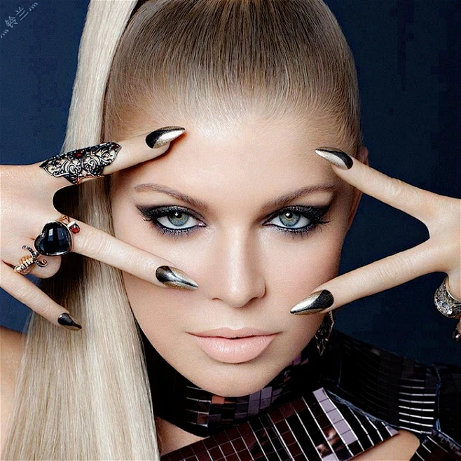 #眼妆# #唇妆# #美甲# 灬铃兰灬采集