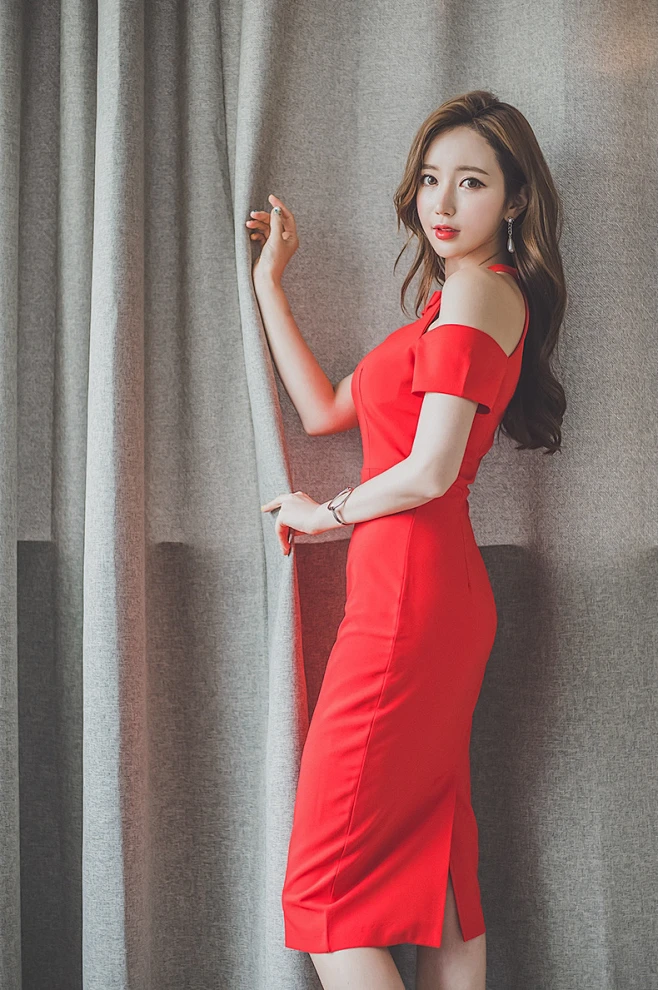 红色妖娆，尽显身段 - 今日头条(www.toutiao.com)