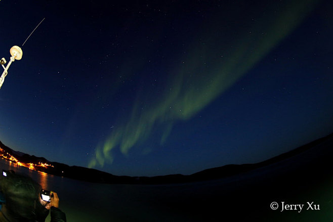 寒冷黑夜中的舞动色彩 北纬70度格陵兰岛...