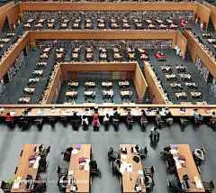 办公空间鸟瞰电影谷歌与世界头脑海报